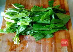 Illustration of how to make garlic lettuce 1