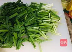 Illustration of how to cook soybean sprouts and stir-fried leeks 1