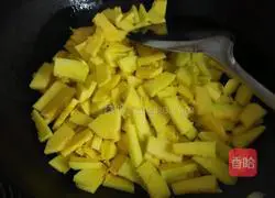 Illustration of how to make stir-fried pumpkin 4