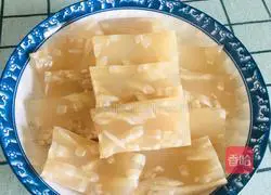 Illustration of how to make pig skin jelly 10