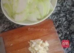 Illustration of how to make stir-fried Changpu melon 3