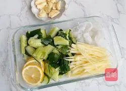 Illustration of how to make cold konjac and cucumber 2