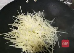 Green peppers and potatoes Illustration of how to make silk 6