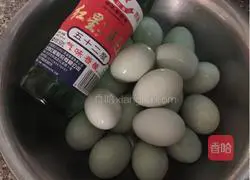 Illustration of making homemade salted duck eggs 3