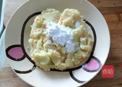 Potato and Lotus Root Cake Recipe Illustration 9