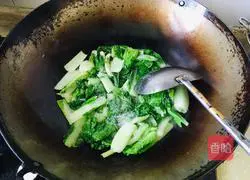 Illustration of how to make garlic cabbage 6