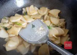Illustration of how to stir-fry white radish 6