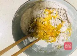 It takes five minutes to complete.Illustration of how to make fried eggplant boxes 3