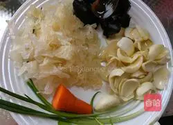 Illustration of how to mix lily with fungus 4