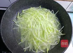 Illustration of how to make fried shredded radish 5