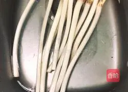 Illustration of how to make stir-fried lotus root 5