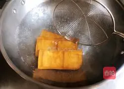 Illustration of how to mix shepherd's purse with dried fragrant 3