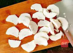 Illustration of how to make lotus pond stir-fry 5