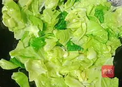 Illustration of how to make spicy and sour shredded potato bento 14