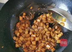 Illustration of how to cook diced eggplant in sauce 9