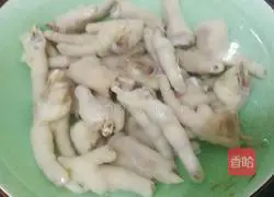 Illustration of how to make chicken feet with pickled pepper 5