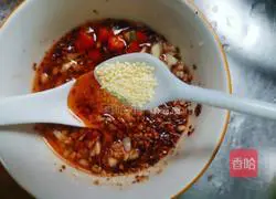 Illustration of how to make cold shredded chicken breast 10