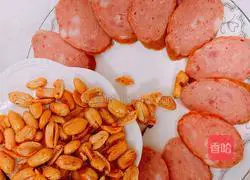 Illustration of how to make red sausage with peanuts 4