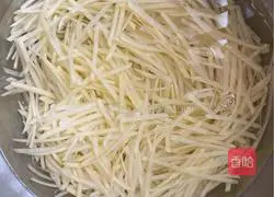 Illustration of how to make spicy and sour potato shreds 2