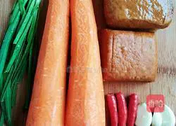 Illustration of how to stir-fry carrots 1