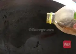 Illustration of how to stir-fry potatoes and green peppers 3