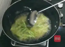Illustration of how to make stir-fried green beans 2