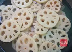Illustration of how to make cold lotus root 4