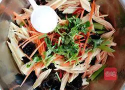 Illustration of how to make cold yuba 9