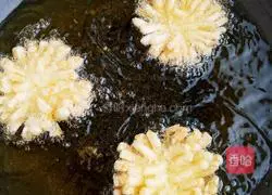 Three Golden Flowers: Fried King Oyster Mushrooms Recipe Illustration 10