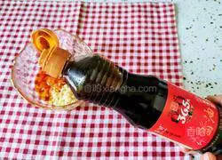 Illustration of how to make cucumber preserved eggs 8