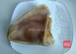 Illustration of how to mix cucumber with pig ears 5