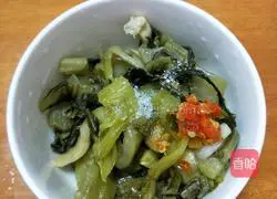 Guangxi pickled cabbage Illustration of how to do it 3