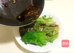 Illustration of how to make oyster sauce lettuce 11