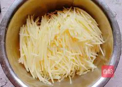 Illustration of how to make vinegar-coated potato shreds 2