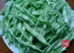 Illustration of how to make vegetarian fried kidney beans 1