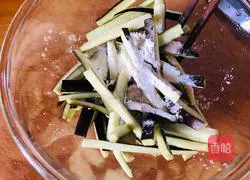 Illustration of how to make flavored eggplant strips 2
