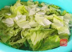 Illustration of how to make stir-fried lettuce 2