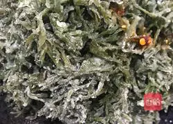 Illustration of how to steam carrot leaves 5