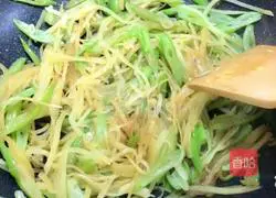 Illustration of how to make vegetarian fried double strands 11