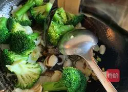 Lily Broccoli Recipe Illustration 8