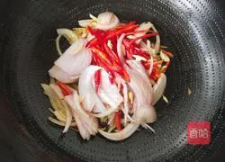 Illustration of how to make stir-fried dried leeks 8