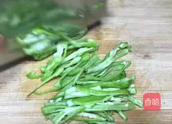 Illustration of how to make stir-fried three shredded silkworms 4
