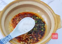 Illustration of how to make spicy and sour sweet potato noodles 16