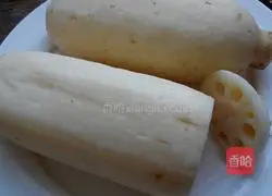 Illustration of how to make sweet-scented osmanthus, glutinous rice and lotus root 3