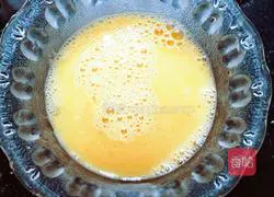 Illustration of how to make scrambled eggs with tomatoes and fungus 1