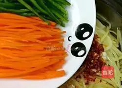 Illustration of how to make cold shredded potatoes 5