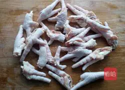 Illustration of how to make cold chicken feet 3