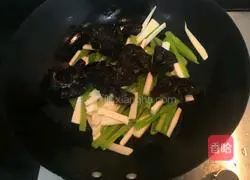 Illustration of three-medicine lettuce and fried fungus 9