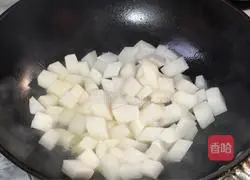 Lotus root stewed radish recipe illustration 4