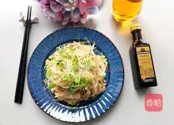Illustration of how to make bean sprouts and yuba mixed with oil and vinegar sauce 8